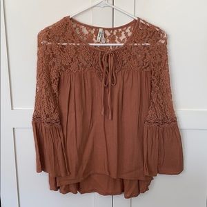 Mudd Boho Bell Sleeve Lace Peasant Top